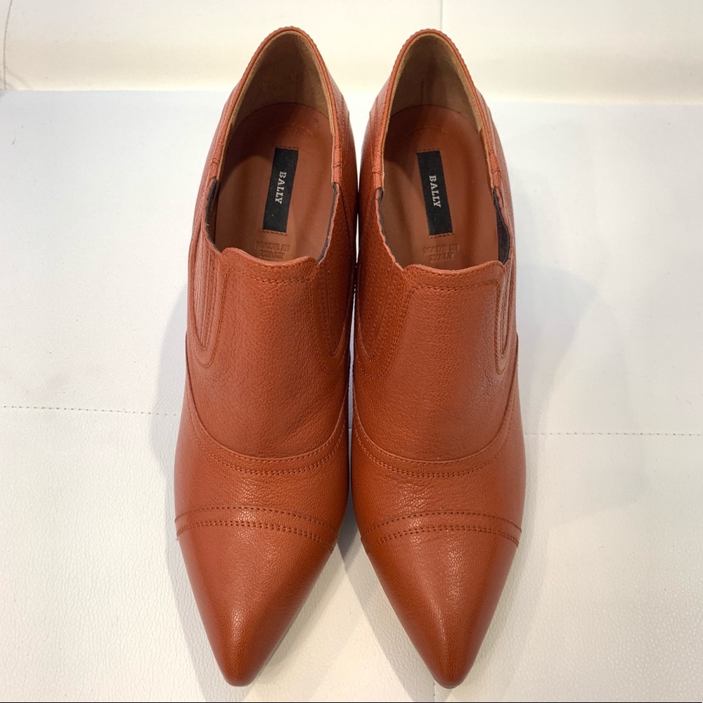 BALLY Pointed Toe Booties Sz 39